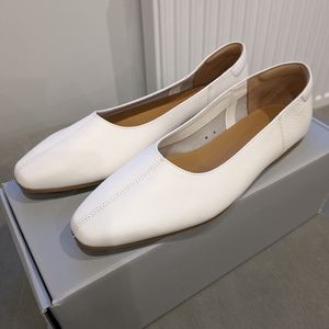 BNIB Everlane Tapered Day Glove Flats